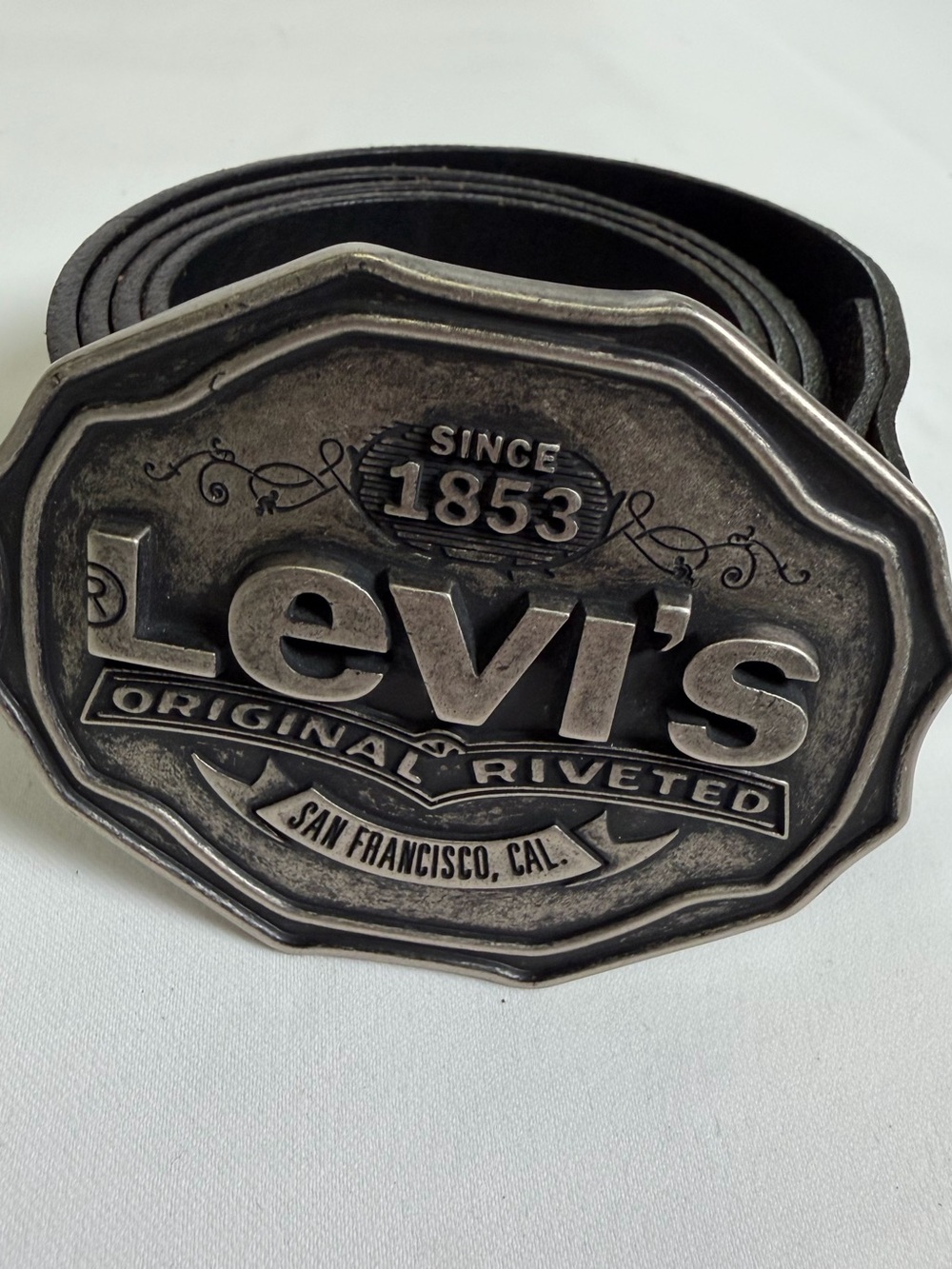 Levi's Antique Silver Belt Buckle and Leather Belt 36 - Picture 5 of 13
